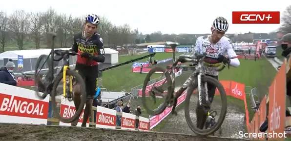 Roodhooft: 'Rug Van der Poel deed pijn, duidelijk dat die bekeken moet worden'