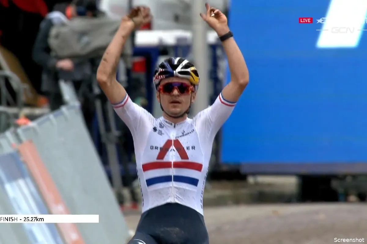 Pidcock troeft Iserbyt af in strijd om seconden: 'Dacht dat hij het gat kon dichten'