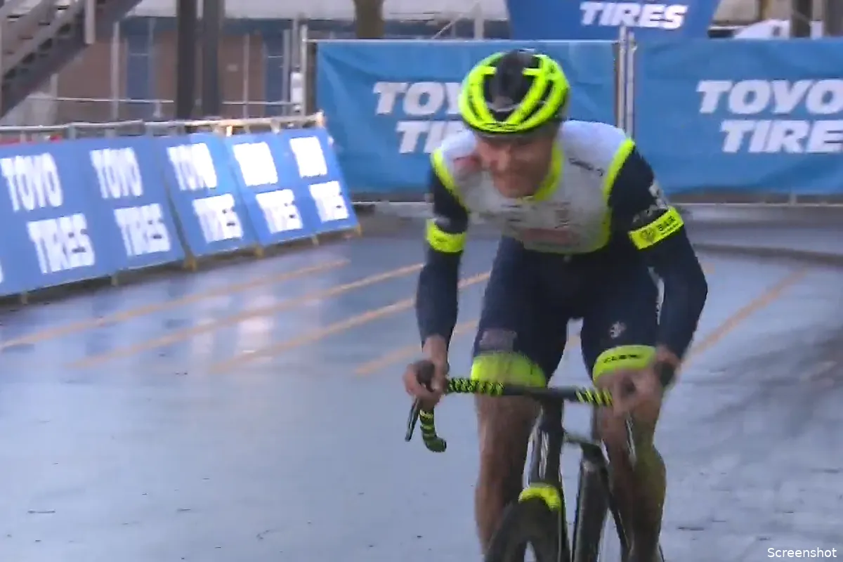 Van Kessel maakt comeback in Niel na sleutelbeenbreuk: 'Om conditionele redenen anders gekoerst'