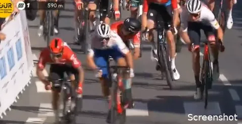 🎥 Trek-Segafredo''s Kirsch sneert naar Bouhanni: 'Is het echt zo moeilijk om je lijn te houden?'