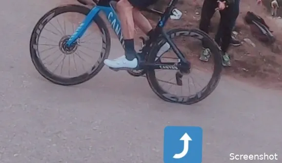 Valverde doet verbazen: Spanjaard eindigt met lekke band (!) als vijfde in koninginnenrit Valencia