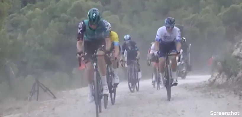 IJzersterke Vlasov rijdt Evenepoel uit de leiderstrui op spectaculaire gravelklim in Valencia