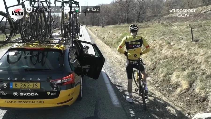 Het zit maar niet mee: Tom Dumoulin 'voelt zich niet goed' en moet ook Catalonië verlaten