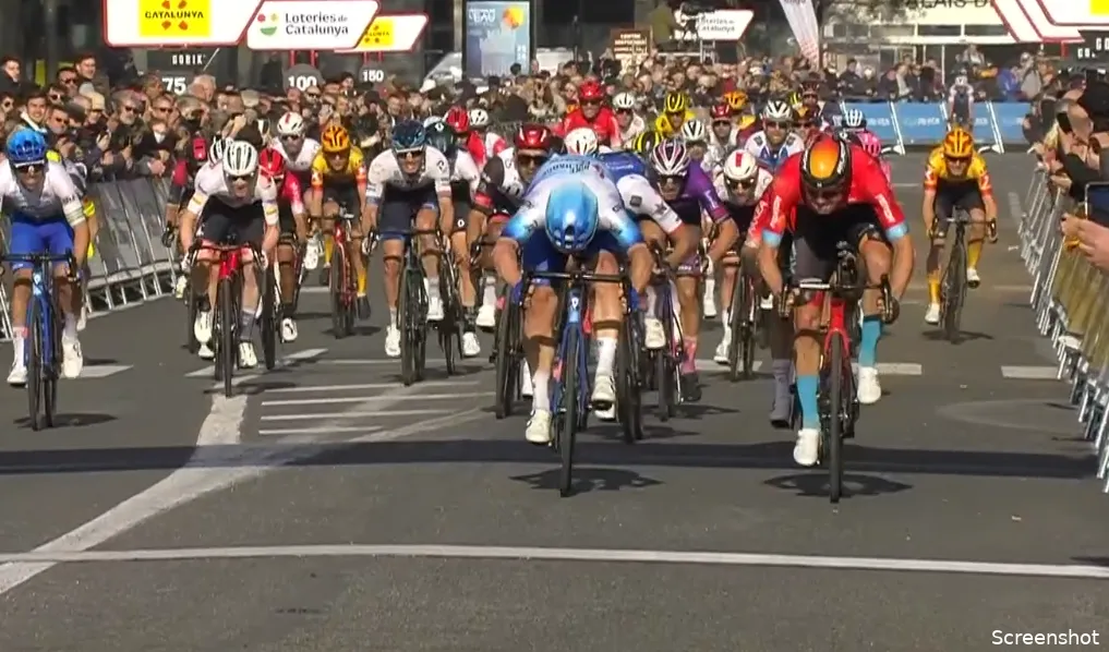 Groves wint na waaierspektakel in Catalonië, tijdsverlies voor Yates