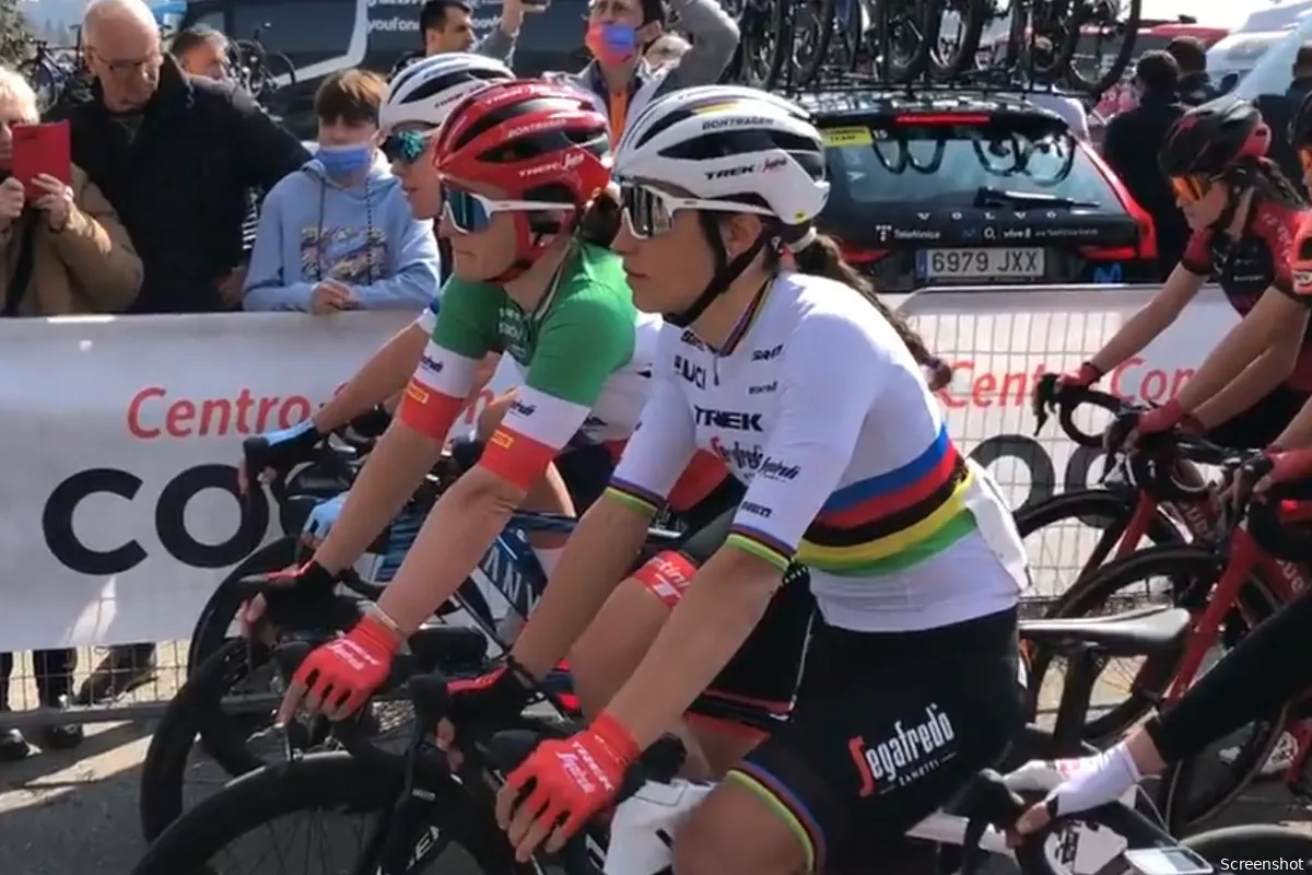 Organisatie legt Trofeo Binda korte tijd stil na auto-ongeluk op het parcours