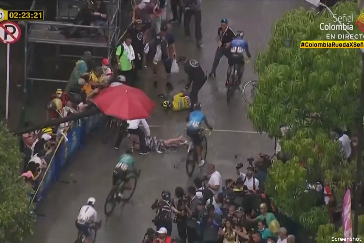 🎥 Regendrama in Vuelta Colombia: ritwinnaar botst tegen zijn vrouw en valt hard na kleddernatte finale