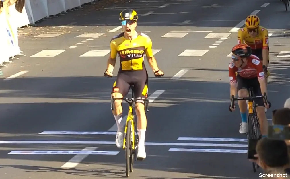 Tim van Dijke (Jumbo-Visma)  knalt naar de zege in ultrakorte proloog Sibiu Tour