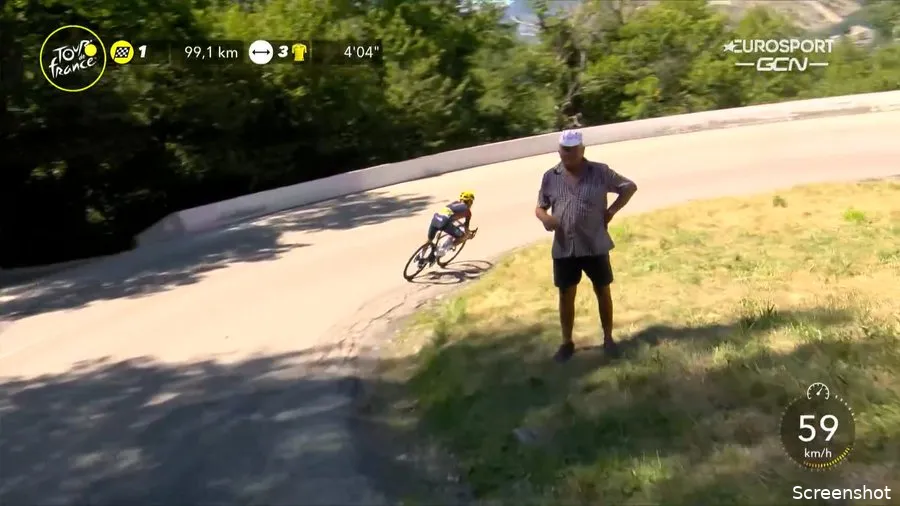 🎥 Masterclass afdalen met Tom Pidcock: Britse alleskunner vliegt omlaag en haalt 100 km/h!