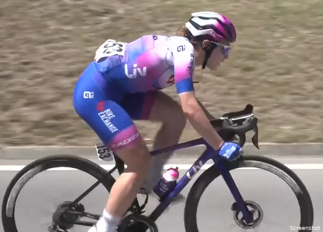 Van Vleuten behoudt leiding in Giro Donne, waar ontketende Faulkner rit pakt