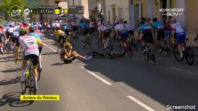 Wet van Murphy voor Jumbo-Visma: Vingegaard en Benoot betrokken bij nóg een valpartij