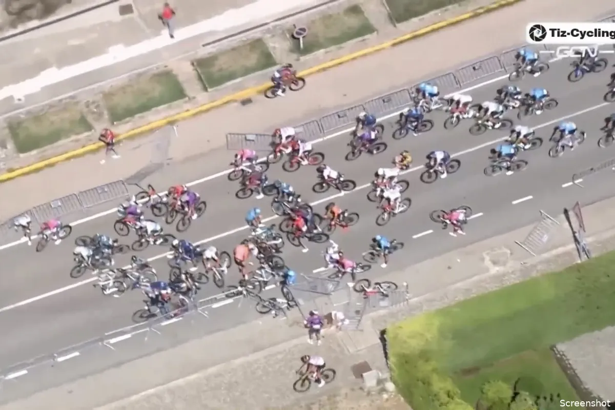 Gilbert komt op voor renners na valpartij Burgos: 'Wij zijn altijd de dupe van nalatigheid UCI'