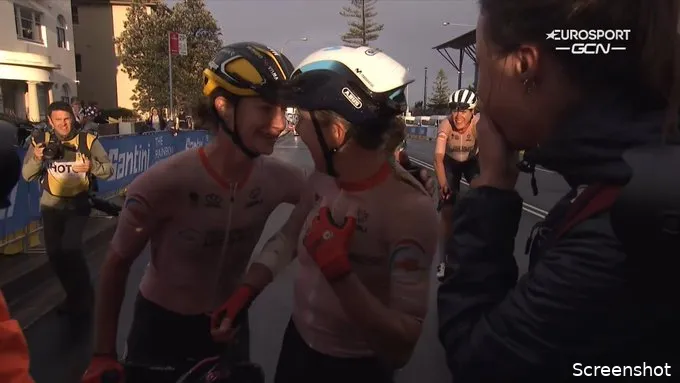 Kopvrouw Vos ziet 'knecht' Van Vleuten WK winnen: 'Hoe dit kan? Het is Annemiek'