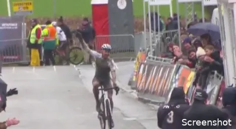 Sweeck grijpt daags na BK-teleurstelling wél de zege in Otegem; Vanthourenhout komt niet in stuk voor