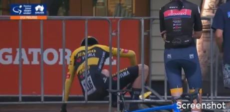 🎥 Glibberen en glijden in Adelaide: laatste bocht eist zo'n tien (!) slachtoffers, waaronder Tim van Dijke