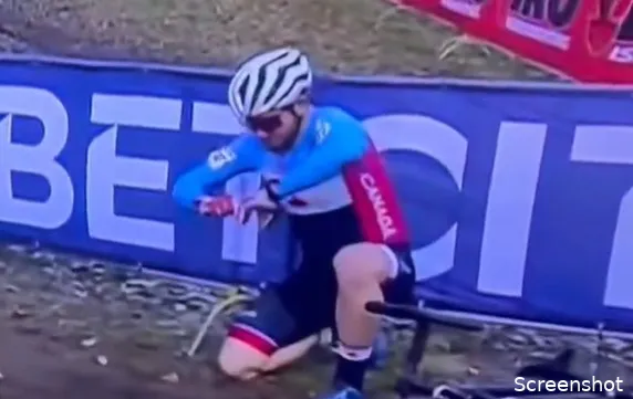 🎥 A tough cookie: Canadees valt vinger uit de kom op WK, maar trekt deze live op TV weer recht