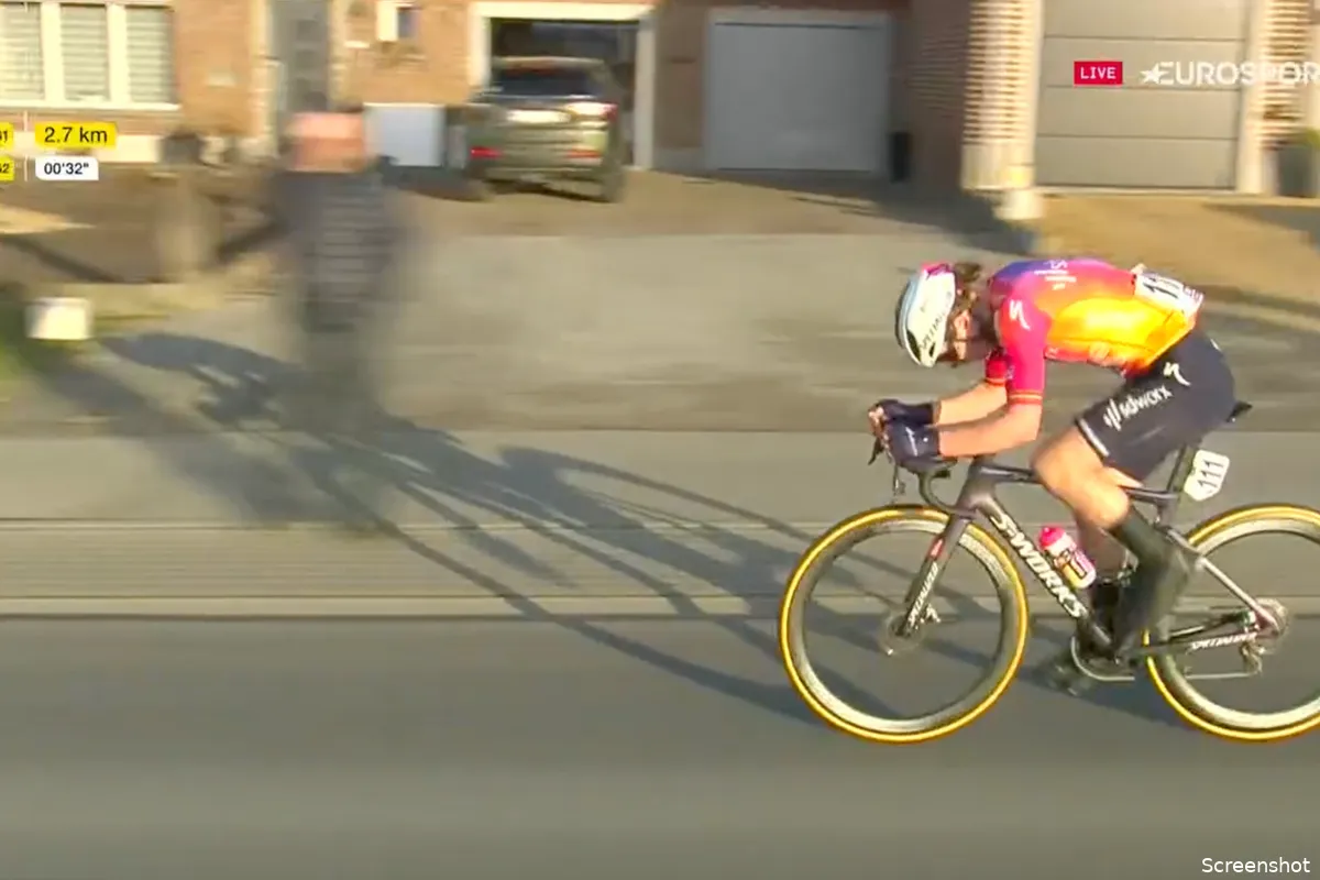 Kopecky wint Omloop Het Nieuwsblad na straffe solo, Wiebes maakt er één-tweetje van