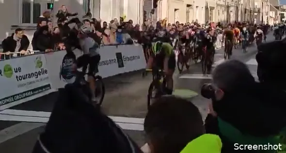 Iers kampioen Townsend verrast Thijssen met lange spurt in La Roue Tourangelle