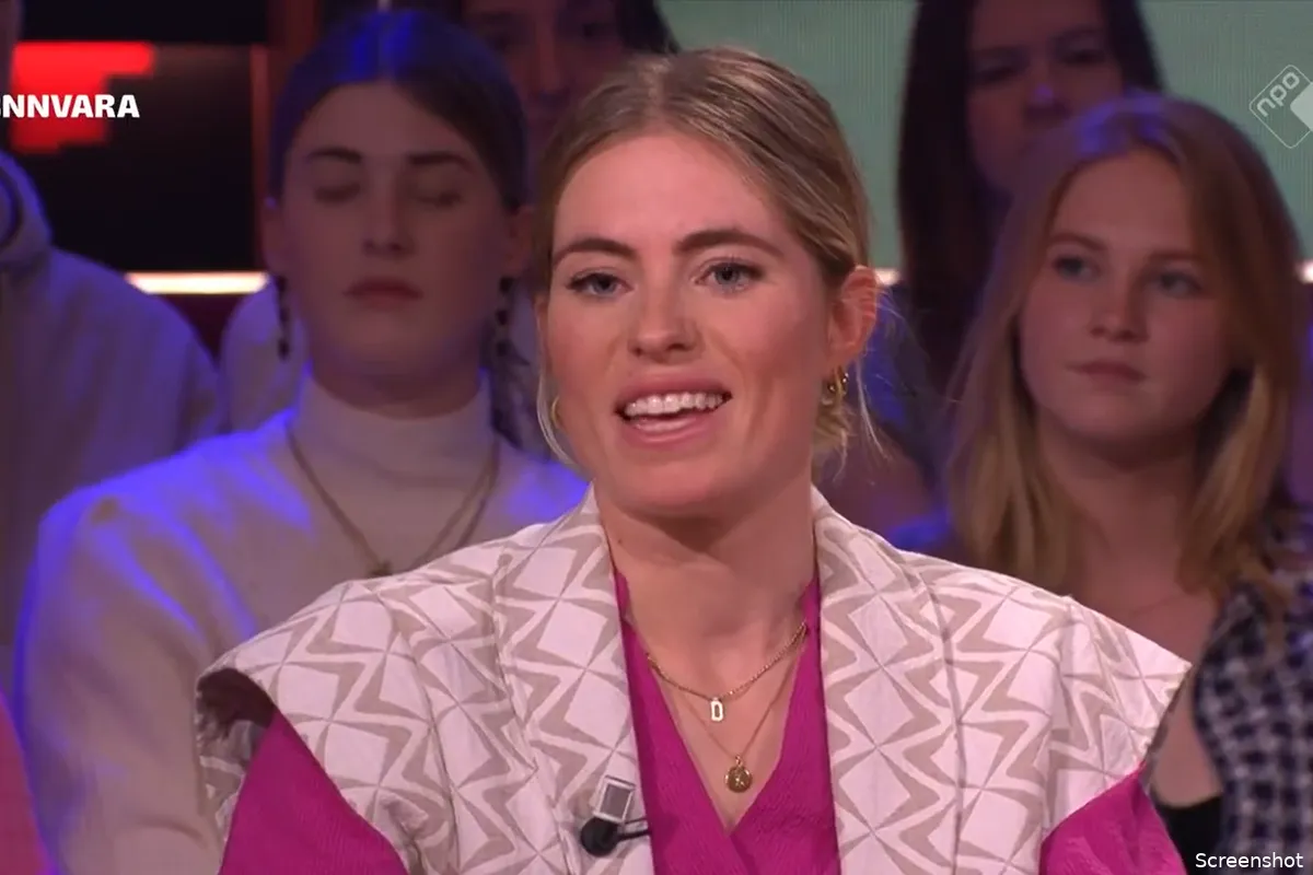 Uitgesproken Vollering op bezoek bij Op1 en Armstrong-podcast: over opdrachten en haar opschrijfboekje