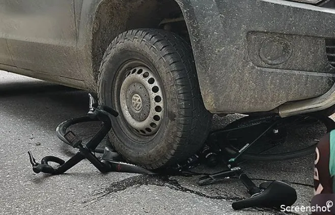 Haller (BORA-hansgrohe) ontsnapt aan bizar ongeluk in Oostenrijk: 'Plots gingen de achteruitrijlichten aan'