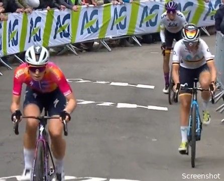 Vollering en Lippert aan het feest in Ronde van Romandië: Nederlandse pakt eindzege, Duitse wint slotrit