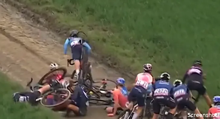 Interview | Brand kan nog lachen na salto, maar is teleurgesteld in het peloton: 'Iedereen vindt het maar oké'