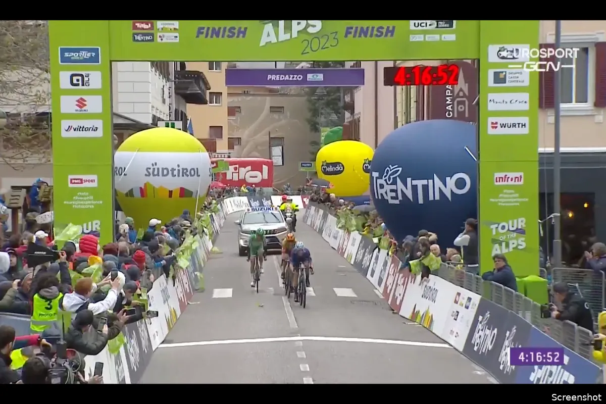 Opgeluchte Mühlberger onder de indruk van tegenstand jonge Pellizzari: 'Raket voor de toekomst'