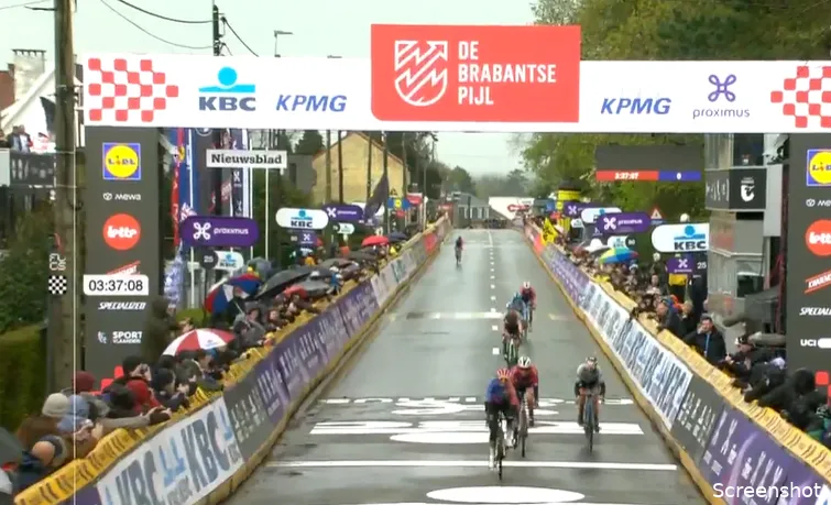 Persico perst er met laatste energieresten succesvol sprintje tegenover Vollering uit in Brabantse Pijl