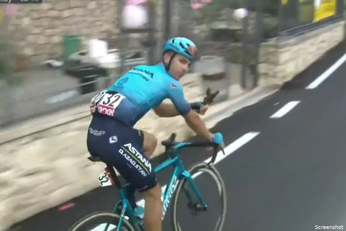 🎥 Met vleesstokjes rondgaande Battistella staat symbool voor wandelrit Giro d'Italia