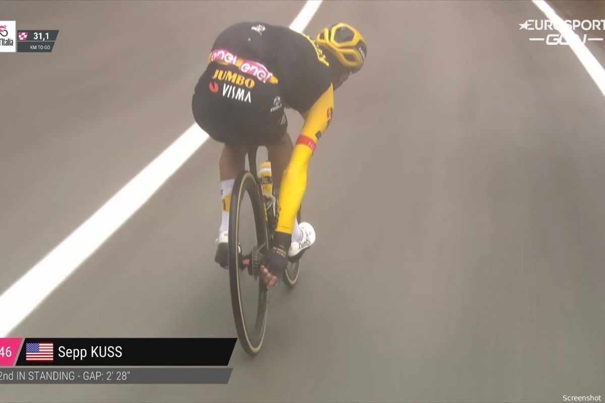 Pijnlijk: Sepp Kuss (Jumbo-Visma) zag zijn vinger tussen spaken komen in elfde Giro-rit