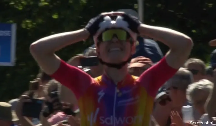 Onverslaanbare Vollering dendert naar eerste nationale titel, Wiebes zorgt voor 1-2tje, Vos derde