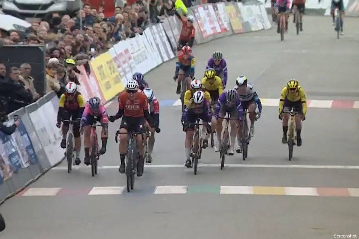 Charlotte Kool komt ten val in GP Oetingen; Belgisch talent Julie De Wilde wint