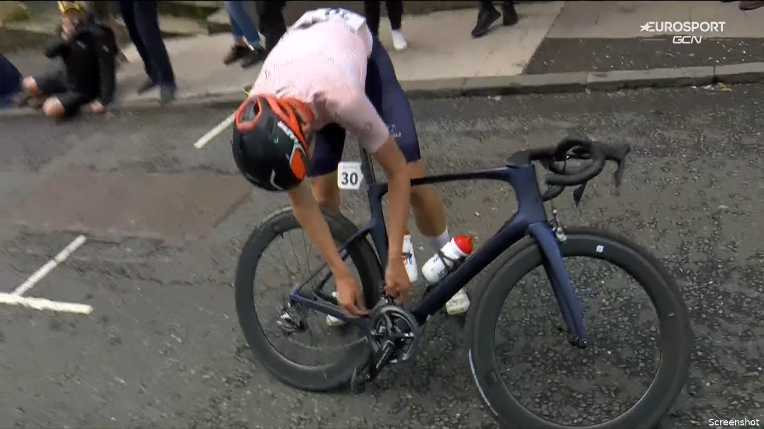 Nederlander Tijssen ziet solo-aanval op WK verpest worden door materiaalpech: 'Ik dacht wel even: klote'