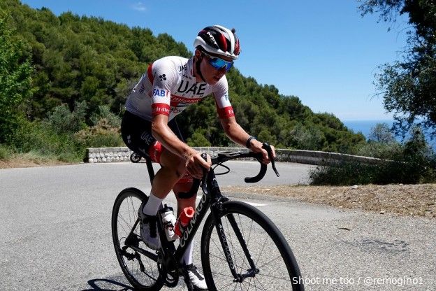 Tourwinnaar Pogacar in Strade Bianche: 'Hij heeft zelf gevraagd of hij mocht starten'