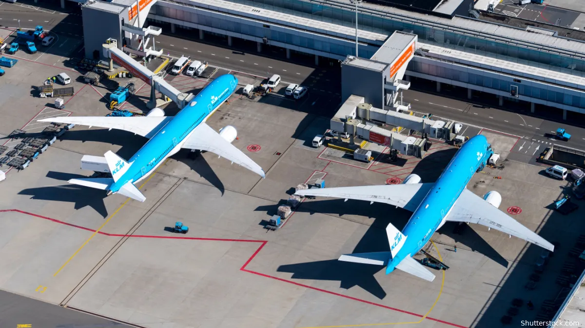 PVV maakt abrupte draai: Geen vliegbelasting op transferpassagiers!