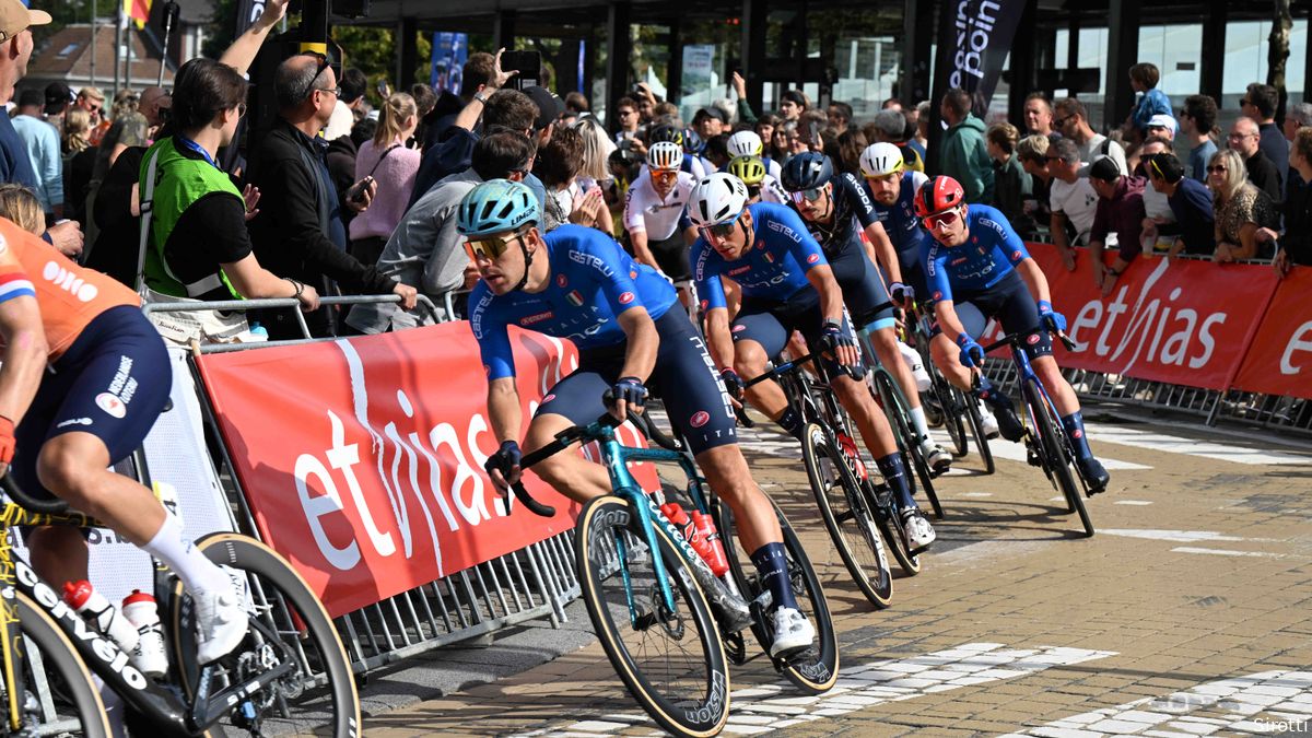 L'Italia, nazione del ciclismo, lancia l'allarme dopo una Coppa del Mondo deludente, con l'allenatore della nazionale che sente persino il bisogno di scusarsi.