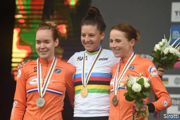 [Update] UCI toont initiatief; beslissing over vrouwenkalender voor 15 mei