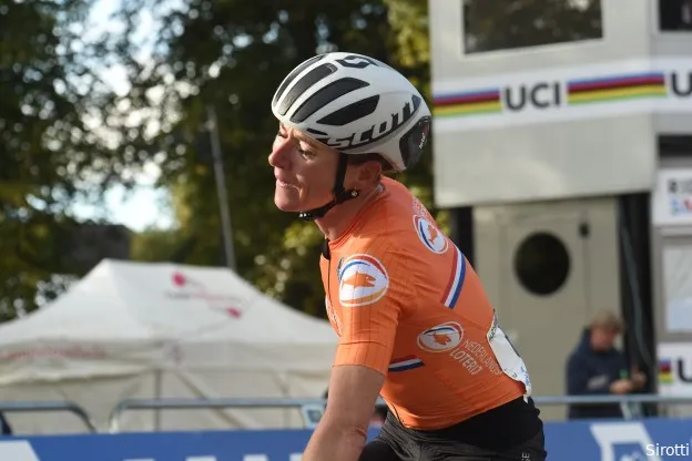 Van Vleuten sloeg Trek-Segafredo af: 'Hun team zit al vol met sterren'