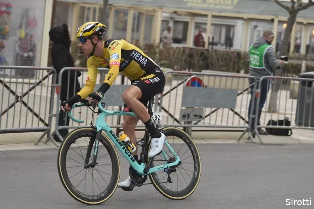 Eenkhoorn wint sprint van kopgroep in Heistse Pijl na geweldige koers