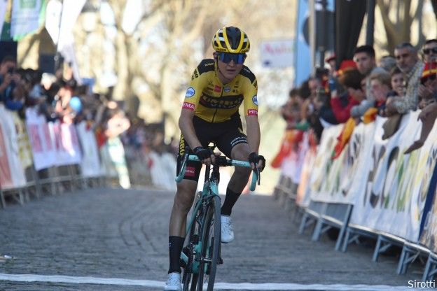 Tolhoek wil ritwinst in de Giro: 'Verken die etappe niet voor mijn zweetvoeten'