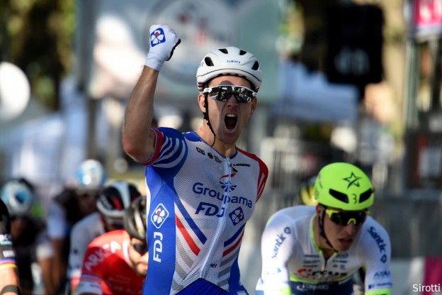 Démare wil revanche na mislukte Tour: 'Winnen in Giro, Tour en Vuelta een mooie uitdaging'