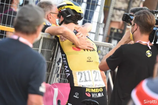 Bondscoach Vanthourenhout: 'Ik hoop dat het plaatje rondom Van Aert de komende jaren niet wijzigt'