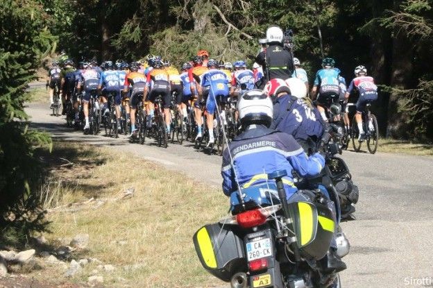 UCI veiligheidsplan: Diskwalificatie bij verboden posities, enorme boetes voor organisaties