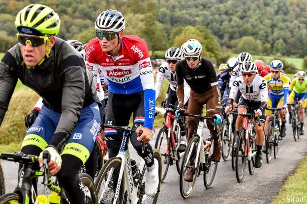 Bernard Hinault: 'Mathieu van der Poel kan de Tour de France winnen'