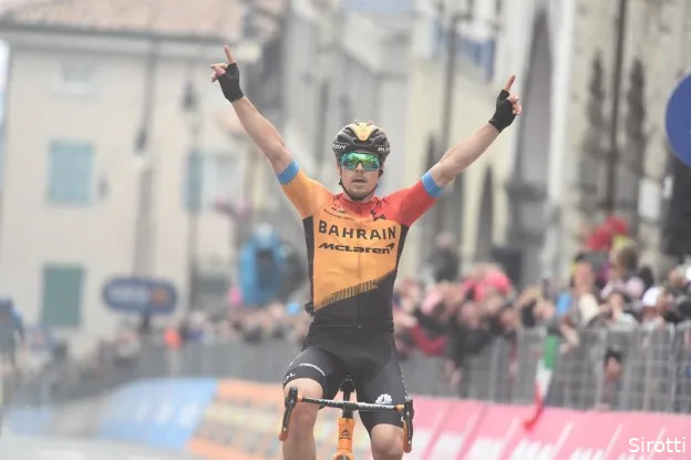 Tratnik dankt overwinning aan vriendin: 'Toen vloog ik naar de finish'