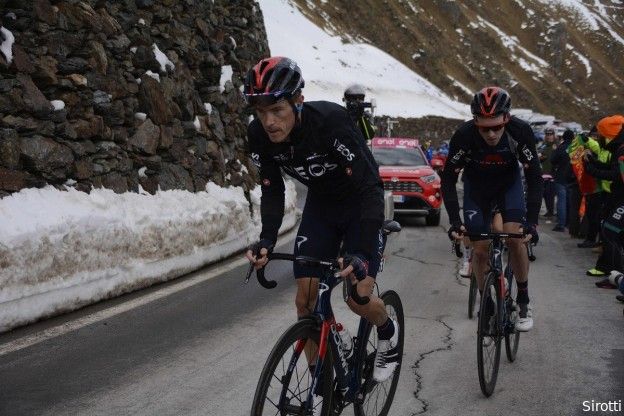 Giro d'Italia etappe 18 | Geoghegan Hart roemt Dennis, Nibali berust in lot