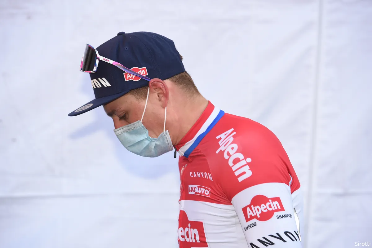 Pijnlijke rug speelde Van der Poel parten: 'Moest daardoor eigen tempo rijden'