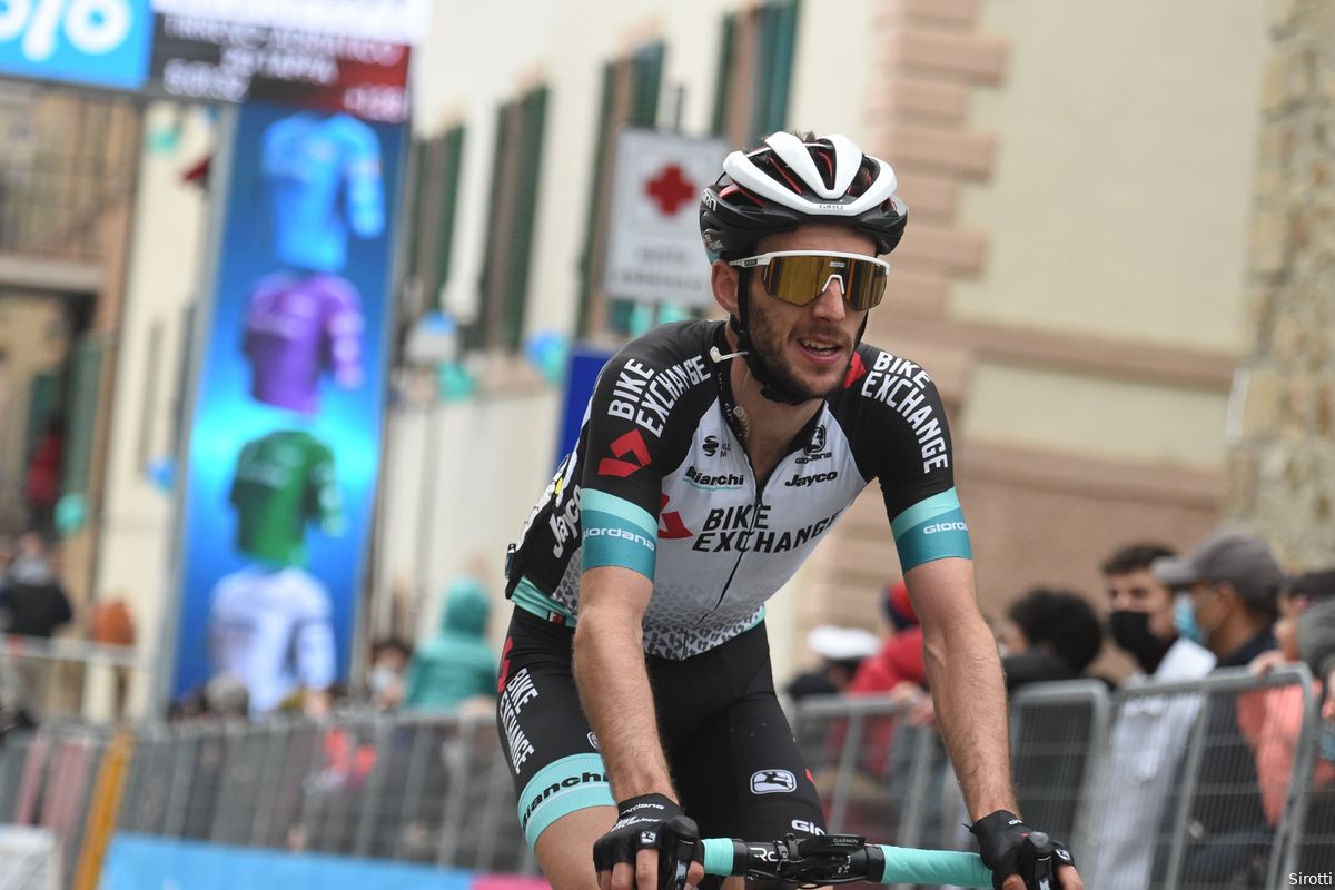 Simon Yates deklasseert Giro-concurrentie in explosieve bergrit Tour of the Alps