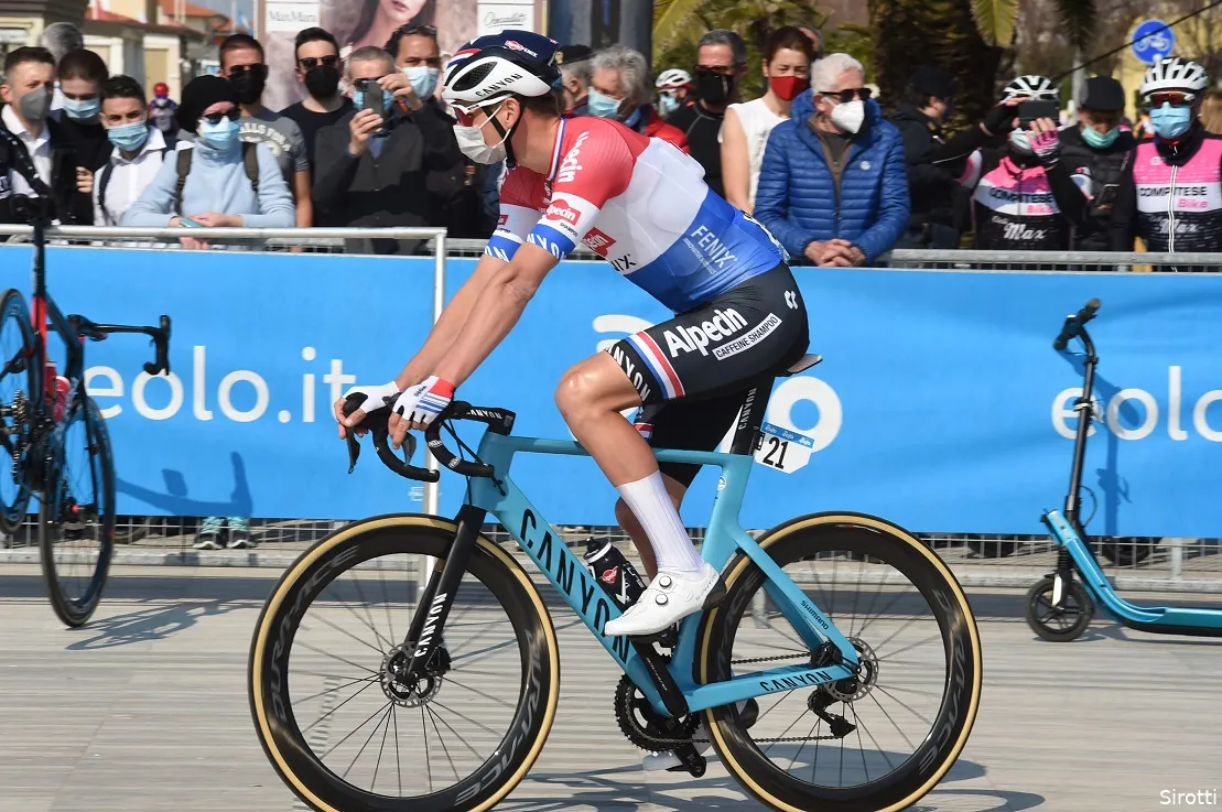 Van der Poel enthousiast over hoogtestage: 'Helft van de tijd op MTB gezeten'