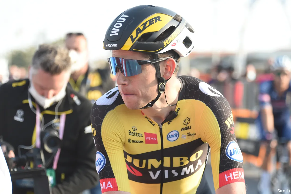 Van Aert gokte en moest alles of niets spelen in GP Quebec: 'Het is helaas geen PlayStation'
