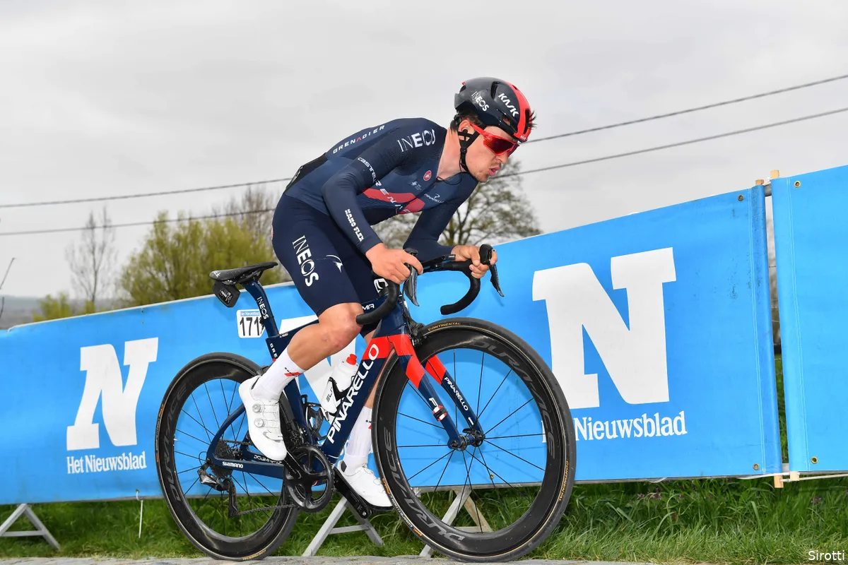 Pidcock straft gretige Van Aert af in Brabantse Pijl: 'Misschien reed hij wel te hard'